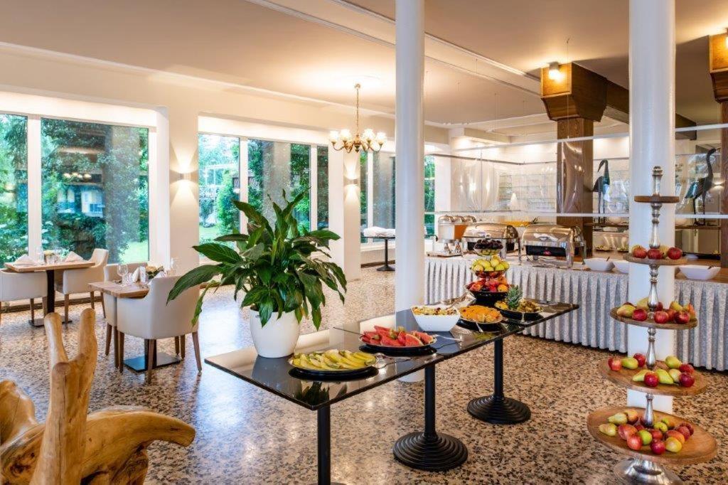Promenaden-Strandhotel Marolt Sankt Kanzian am Klopeiner See Esterno foto