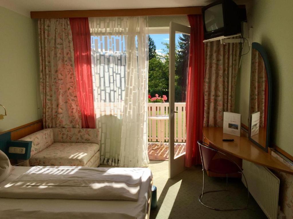 Promenaden-Strandhotel Marolt Sankt Kanzian am Klopeiner See Esterno foto